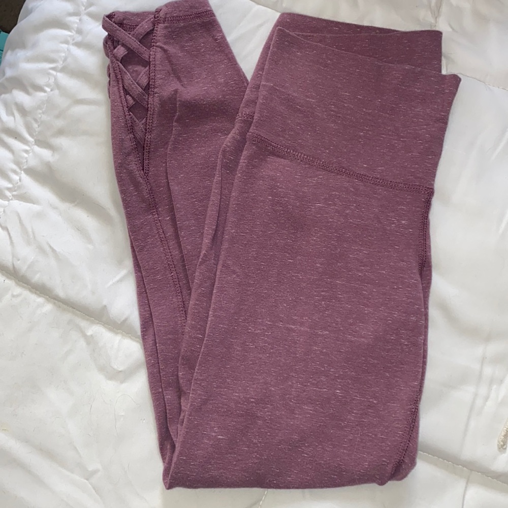 Dusty rose pink color active leggings from Old Navy